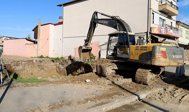 Sakarya'nın merkezindeki tarihi konağa ilk kazma vuruldu
