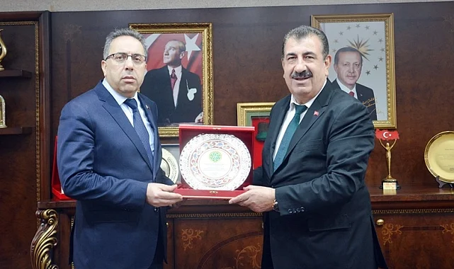 TÜDKİYEB'den Bakan Yardımcısı Gümen'e şükran plaketi