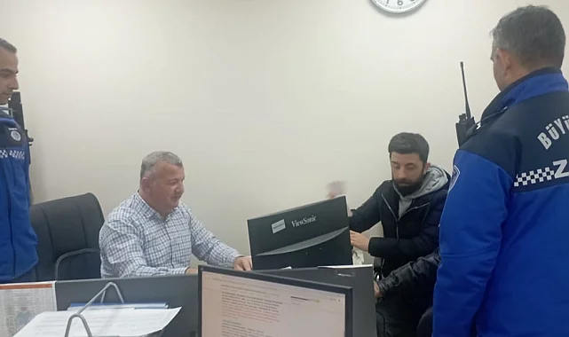 Vatandaşın düşürdüğü parayı zabıta buldu