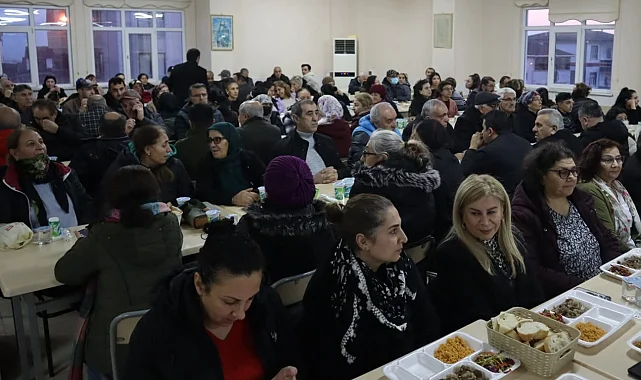 Başkan Hürriyet  Hızır Orucu'nda vatandaşlarla buluştu