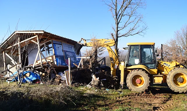 Bursa Yenişehir'de kaçak yapılar tek tek yıkılıyor