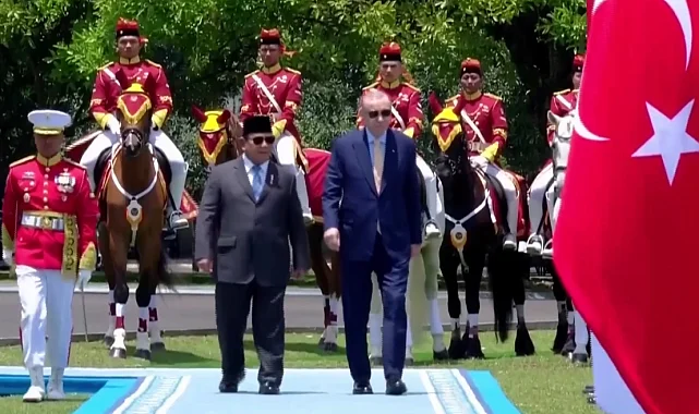 Cumhurbaşkanı Erdoğan Endonezya'da... Türkiye-Endenozya ilişkileri gelişiyor