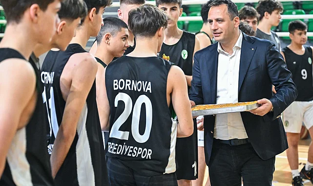 İzmirli sporculara baklavalı moral ziyareti