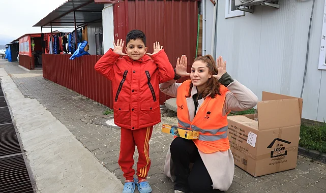 Kanseri yenen gençler depremi unutmadı