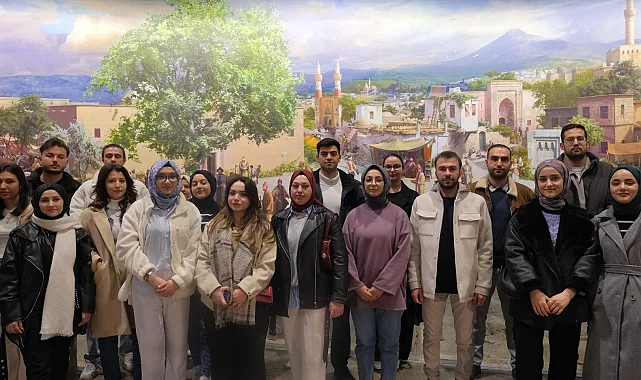 Konya'da Gençlik Meclisi "Koninnt Programı" gerçekleştirdi