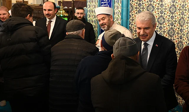 Konya'da Vali Akın ve Başkan Altay kandil bereketine ortak oldu