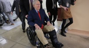 Mitch McConnell announces he won't run for reelection