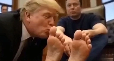 Trump ve Musk'ın ayaklarıyla şaşırtan skandal video: Bakanlık ekranlarında yayınlandı