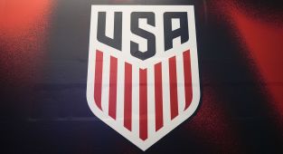 USMNT legend suffers heart attack as Alexi Lalas leads tributes