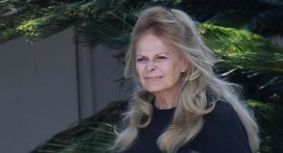 60s screen icon who starred with Jane Fonda looks sensational at 80