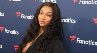 Angel Reese's one-word response to brother's March Madness history