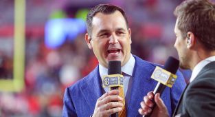 Announcer loses temper with fan's antics during March Madness thriller