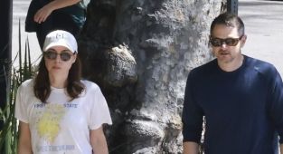 Aubrey Plaza emerges after painful marriage secret was revealed