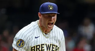 Brewers pitcher slams the Yankees over controversial bat tweak