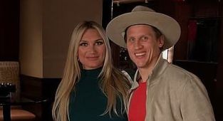 Brooke Hogan's husband takes savage shots at Hulk Hogan and Linda