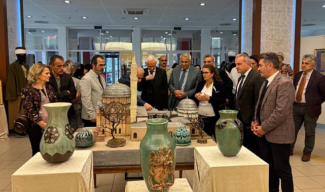 Bursa'da Osmanlı sanatının izleri sergilendi