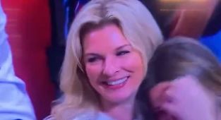 CBS cameraman can't stop zooming in on female fan at March Madness