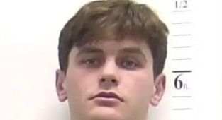 Cops: Viral sorority girl was arrested with college football player