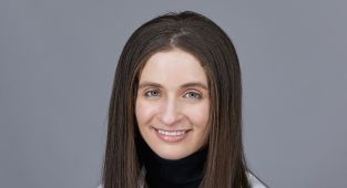 Doctor ruins life because she couldn't get over her ex-boyfriend