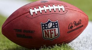 Former NFL star Craig Wolfley dies aged 66