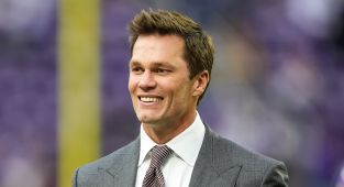 Gronkowski gives verdict on Brady's first season as NFL analyst