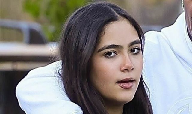 Her mom is a music icon worth $350M. Can you guess the nepo baby?