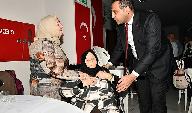 İzmir Çiğli'de Başkan Yıldız'a anlamlı hediye