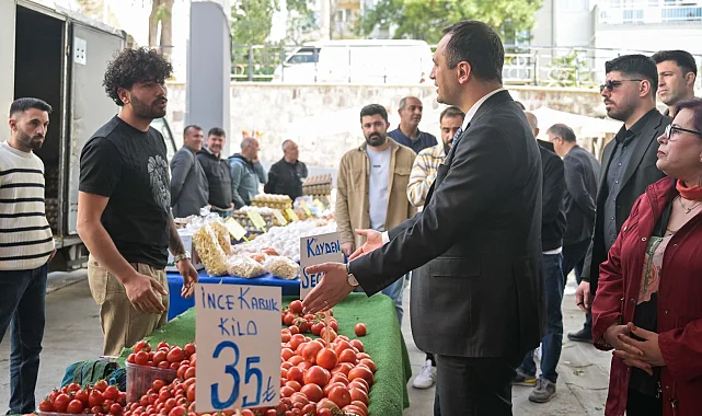 İzmir'de Başkan Eşki'den pazaryeri ziyareti