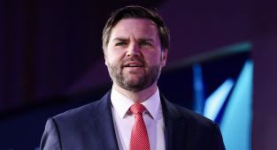 JD Vance destroys Kamala Harris with 'four shots of vodka' joke