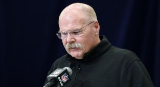 Kansas City Chiefs bring back key man as roster rebuild continues