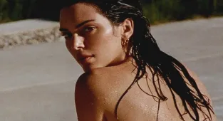 Kendall Jenner flashes her butt in thong bikini