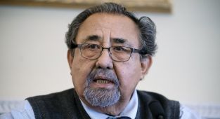 Longtime Democrat Raul Grijalva, 77, suddenly dies
