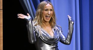 Nikki Glaser, 40, before plastic surgery and spray tans