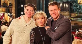 Orphaned skater reveals parents' haunting message before plane crash