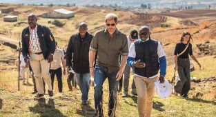 Prince Harry 'RESIGNS from charity' after leadership row