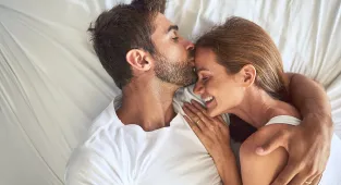 Psychotherapists explain the chemistry behind falling in love