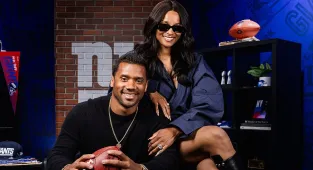 Russell Wilson sends feisty message to Aaron Rodgers and the Steelers