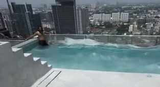 Shocking videos show devastating scale of 7.7-magnitude earthquake