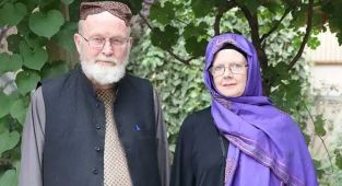 Taliban release US woman after dragging her from British couple