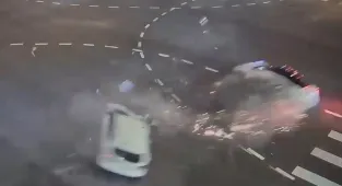 Tesla driver learns fatal lesson after blowing through intersection