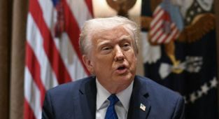 Trump goes nuclear with new two-word attack on Atlantic journalist