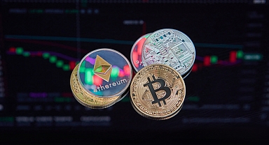 Trump, Kriptoyu Sahiplendi: Bitcoin ve Altcoinler ABD'nin Stratejik Rezervine Dahil Edildi!