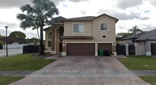 Two identically priced homes have a wildly different amount of offers