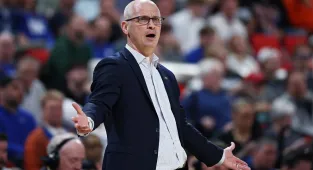 UConn coach's bitter rant caught on hot mic after March Madness loss