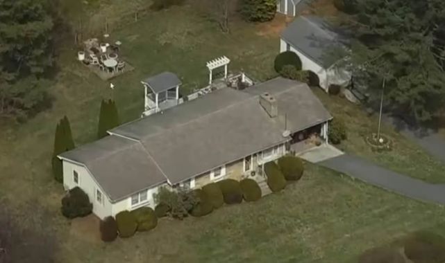 Woman comes home to find bloody stranger crying on her couch
