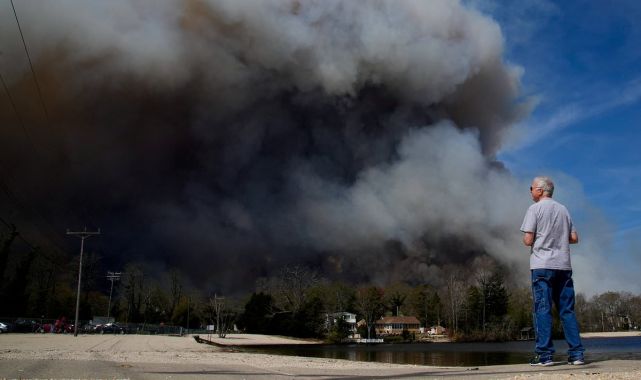 10million Americans warned to stay indoors due to toxic air quality