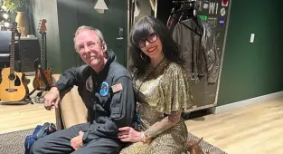 90s rocker's wife SHOT by police after wild car chase