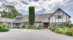 A Hamptons beach cottage was bought... and then suddenly disappeared
