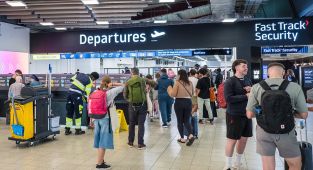 America's No 1 airline cuts flights, throws vacations plans into chaos