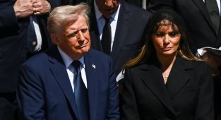 Anderson Cooper steals Trump's thunder at Pope Francis' funeral